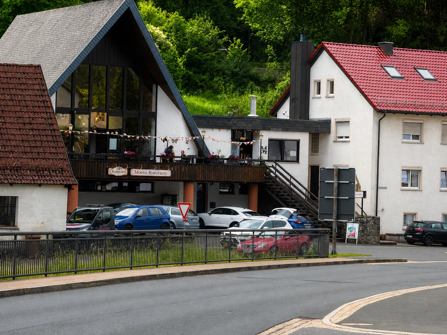 Außenansicht des Restaurant Moena von der Straßenseite