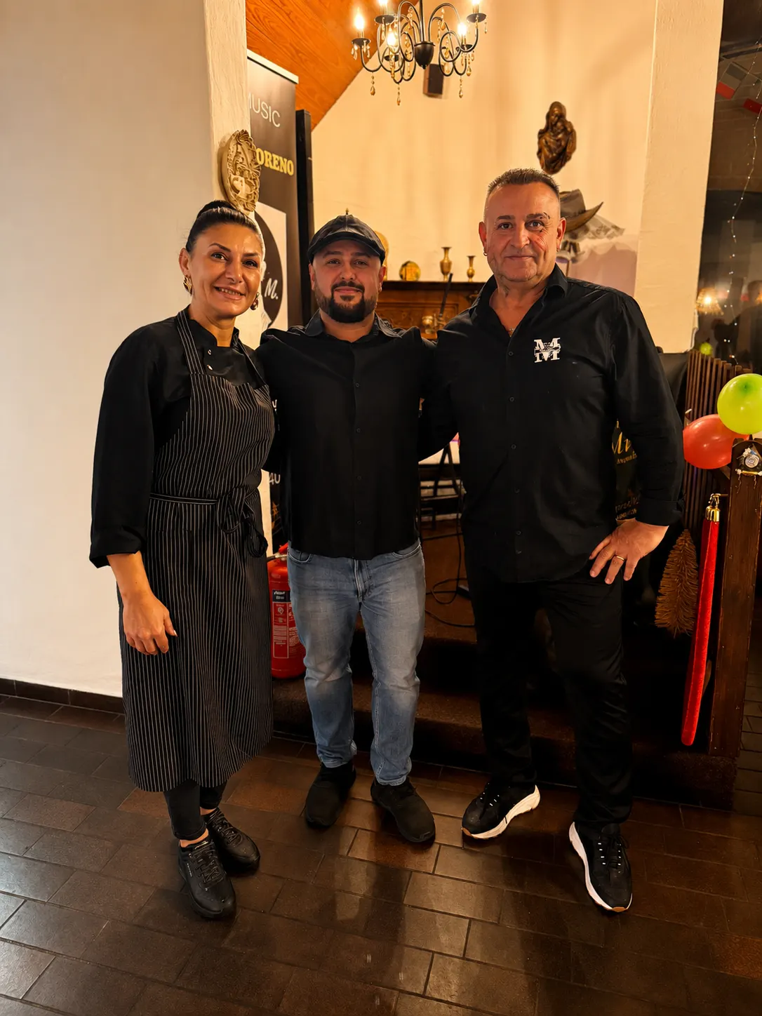 Das Team des Restaurant Moena im Innenraum